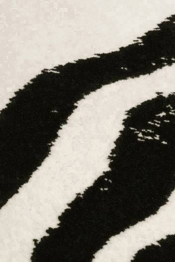 Mountain - Yama 山 Rug by Louise Carrier