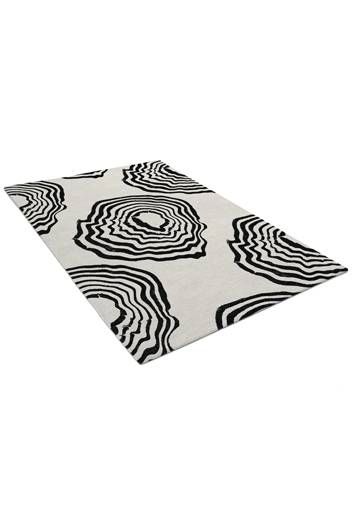 Mountain - Yama 山 Rug by Louise Carrier