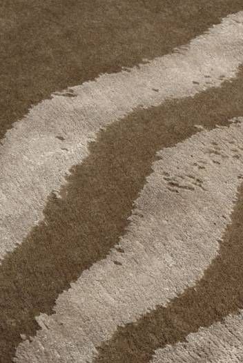 Mountain - Yama 山 Rug by Louise Carrier